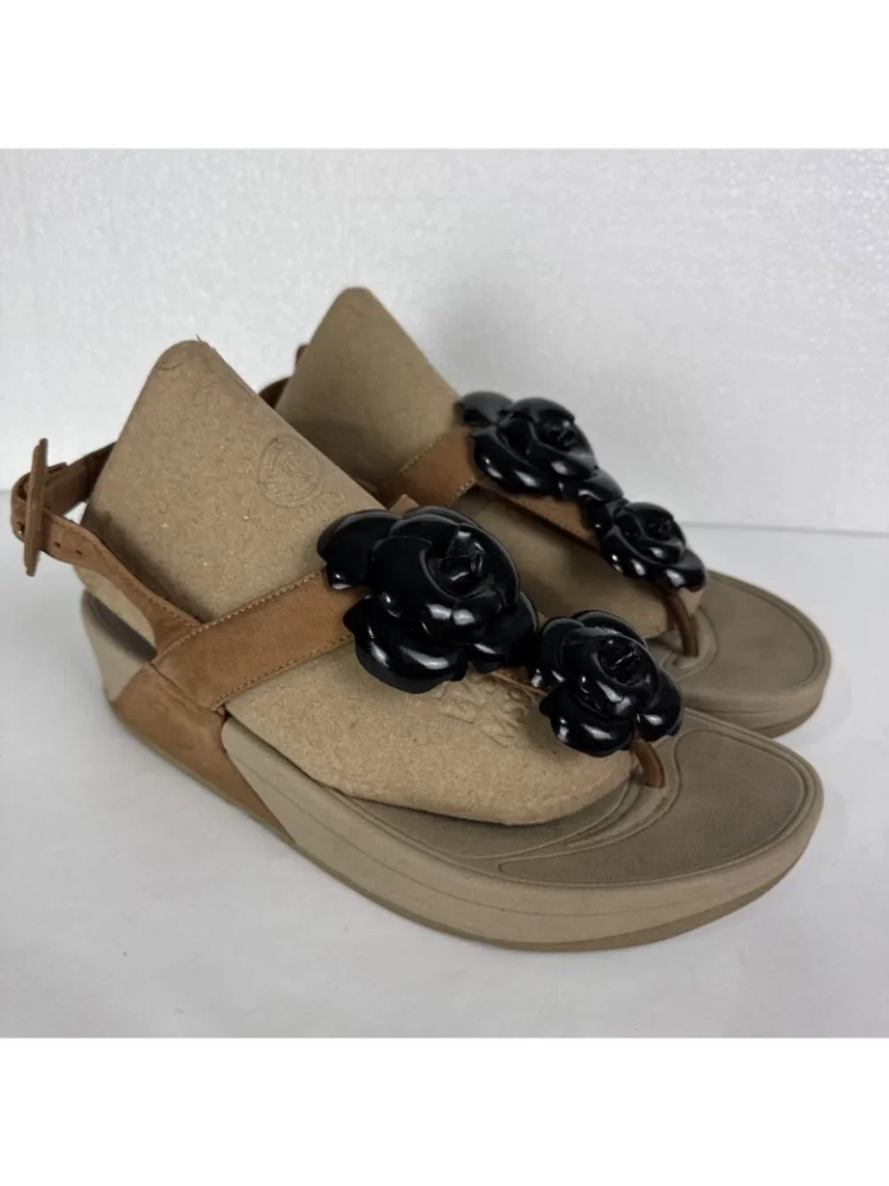 Fit Flop Floretta Tan Suede & Black Floral Wedge Thong Sandals Women's 7